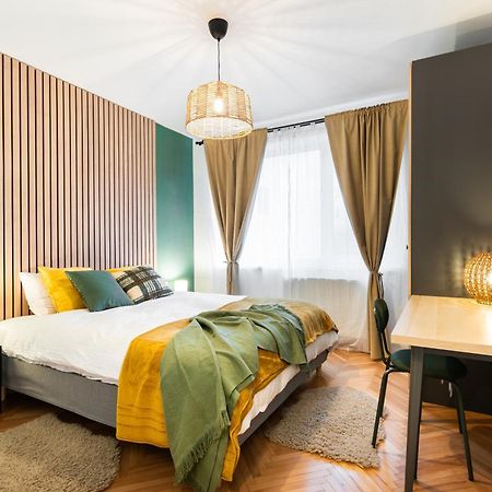 The Cozy Deer Apartment シナヤ エクステリア 写真
