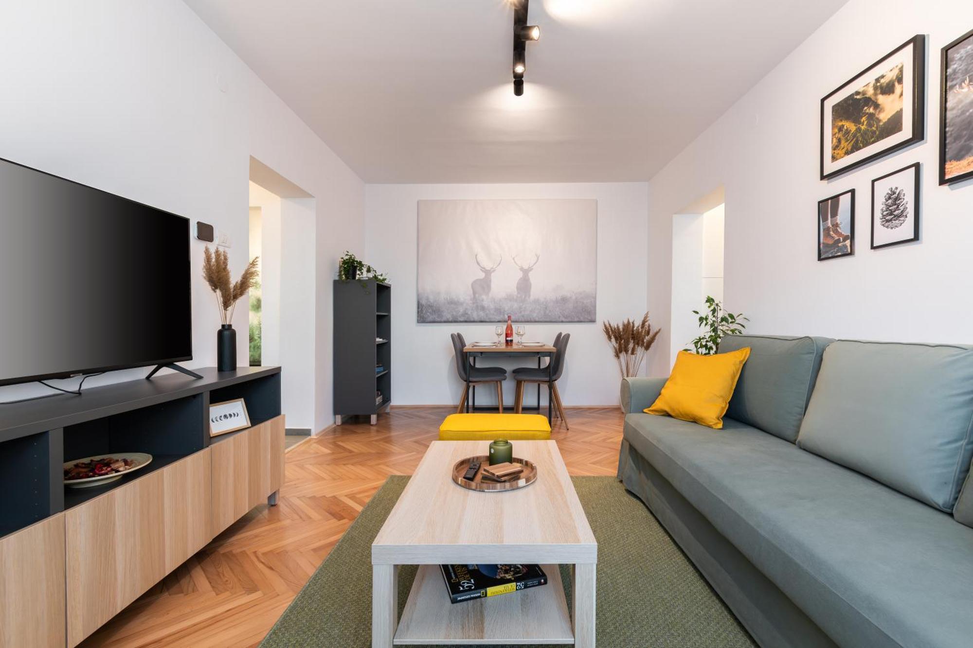 The Cozy Deer Apartment シナヤ エクステリア 写真